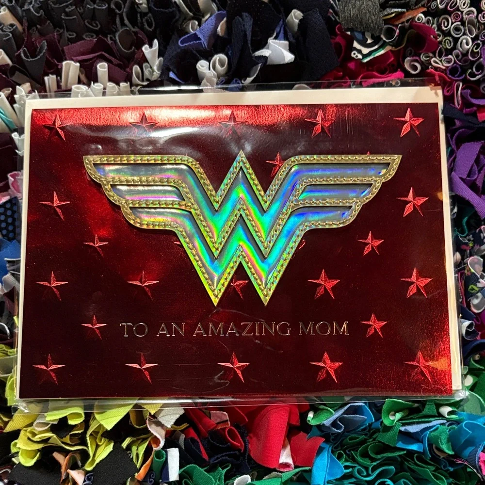 🆕American Greetings-Papersong “Wonder Woman” Mother’s Day Card